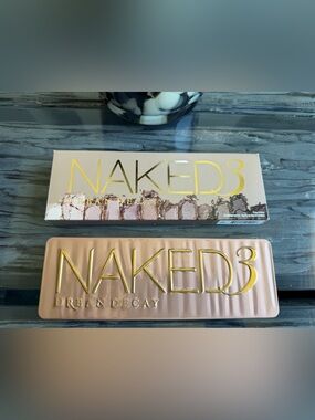 🦋Urban Decay Naked 3 Eyeshadow Palette